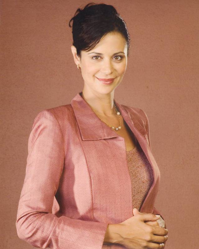 Catherine Bell Unsigned JAG 11x14 Photo Poster painting Picture Bruce Almighty ARMY Wives Sarah