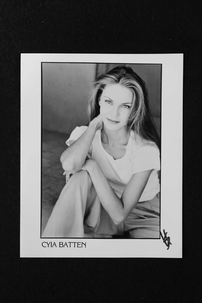 Cyia Batten - 8x10 Headshot Photo Poster painting w/ Resume - Red Shoe Diaries