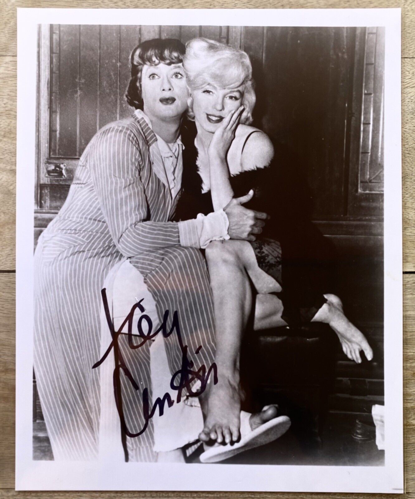 TONY CURTIS Signed Photo Poster painting Autographed 8x10 With COA Marilyn Monroe Sexy