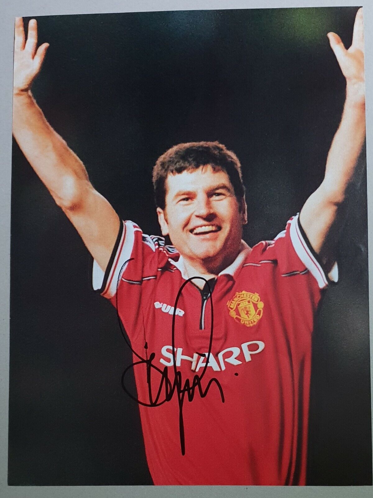 Dennis Irwin hand-signed Photo Poster painting page from a Manchester United magazine