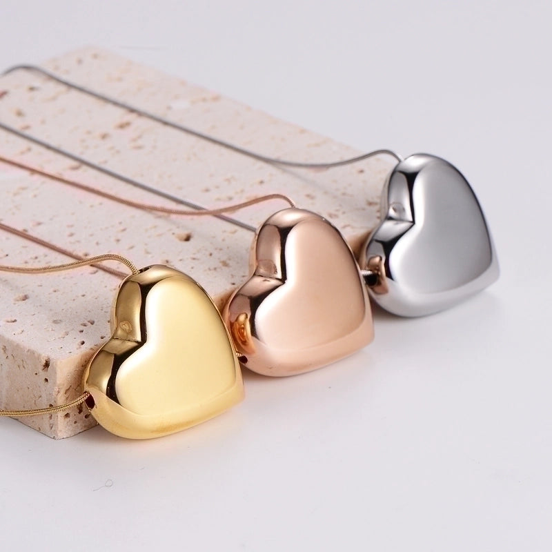 Stainless Steel 18K Gold Plated Minimalist Heart Shape Pendant Necklace