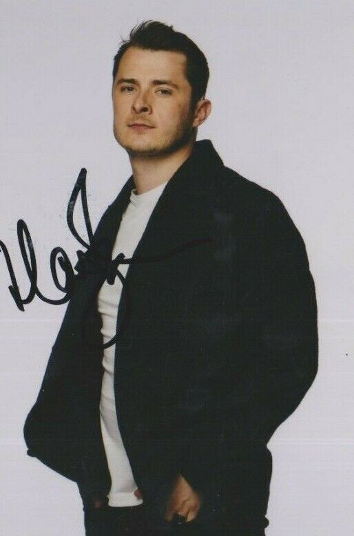 Max Bowden **HAND SIGNED** 6x4 Photo Poster painting ~ Eastenders ~ AUTOGRAPHED