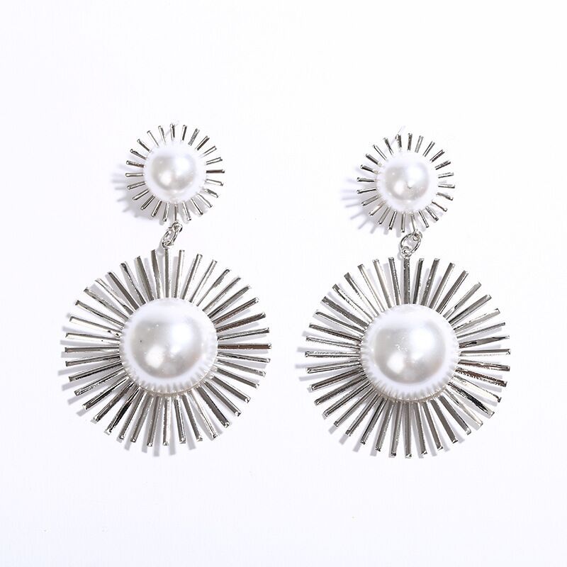 Fashion Pearl Round Metal Cutout Flower Earrings