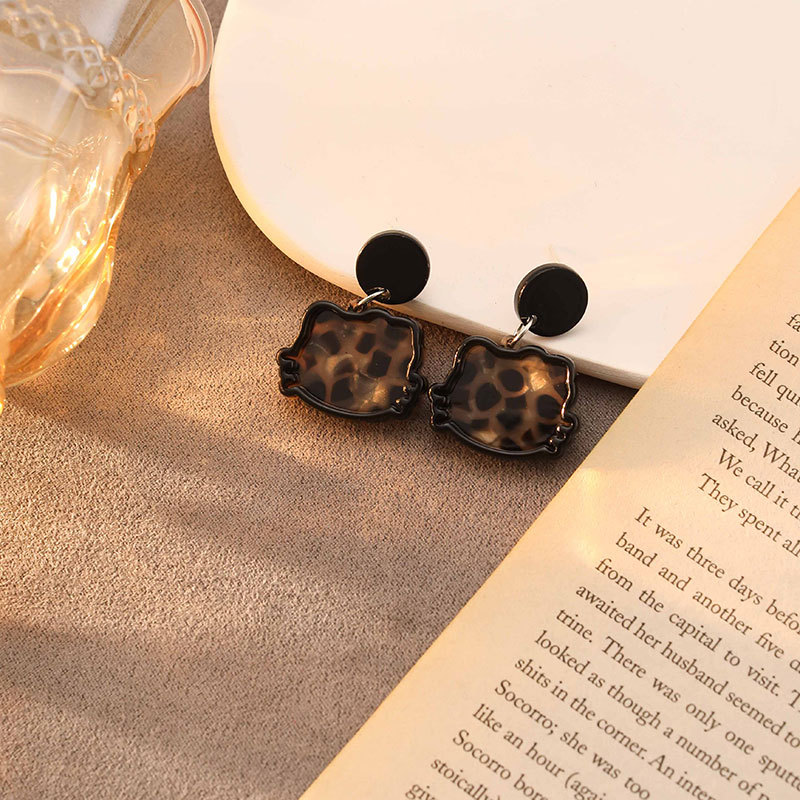 Maillard Retro Bear Flower Earrings - Unique Versatile High-End Earrings - Beautiful and Unique Leopard Print Earrings for Women