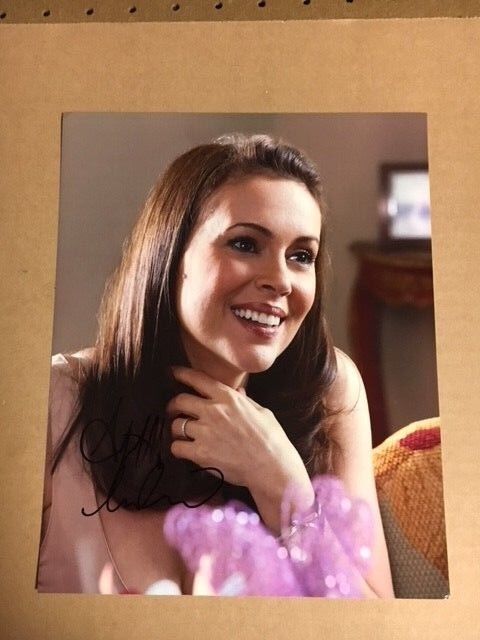 Alyssa Milano Close-up!