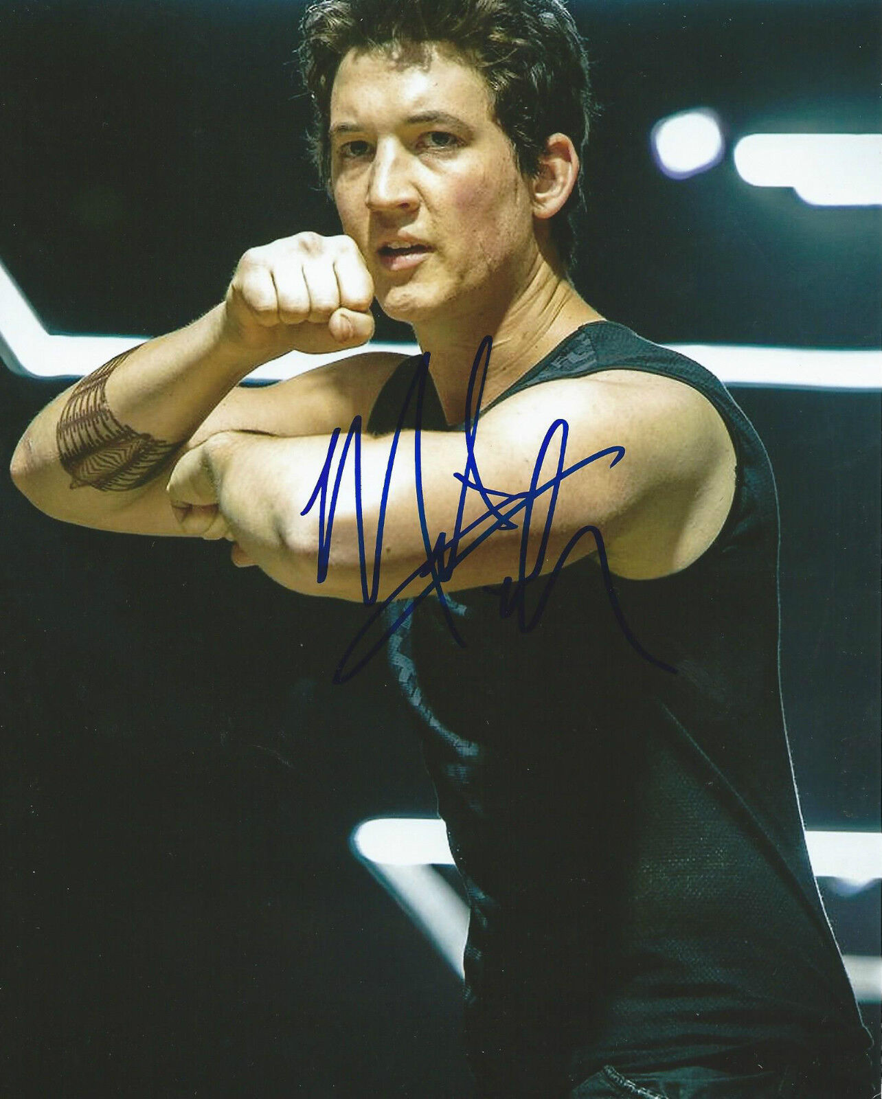 **GFA Divergent Movie-Peter *MILES TELLER* Signed 8x10 Photo Poster painting MH8 COA**