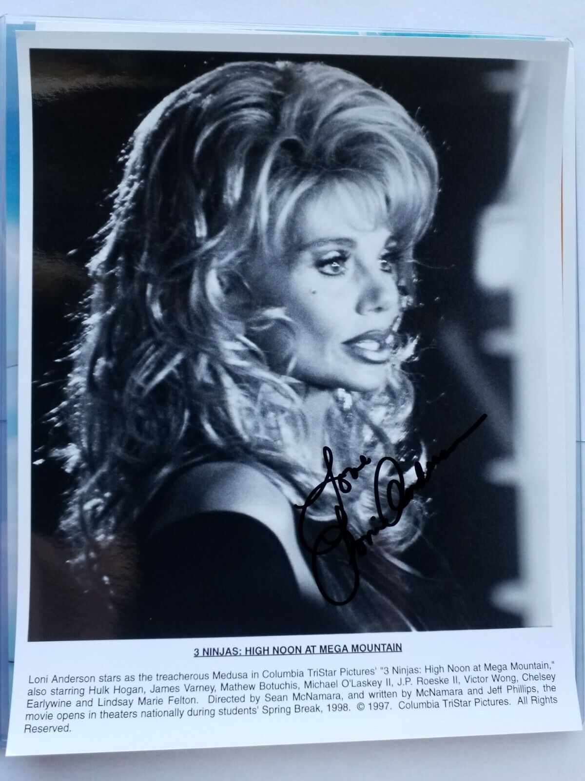 LONI ANDERSON Signed Authentic AUTOGRAPH 8 x 10 Photo Poster painting