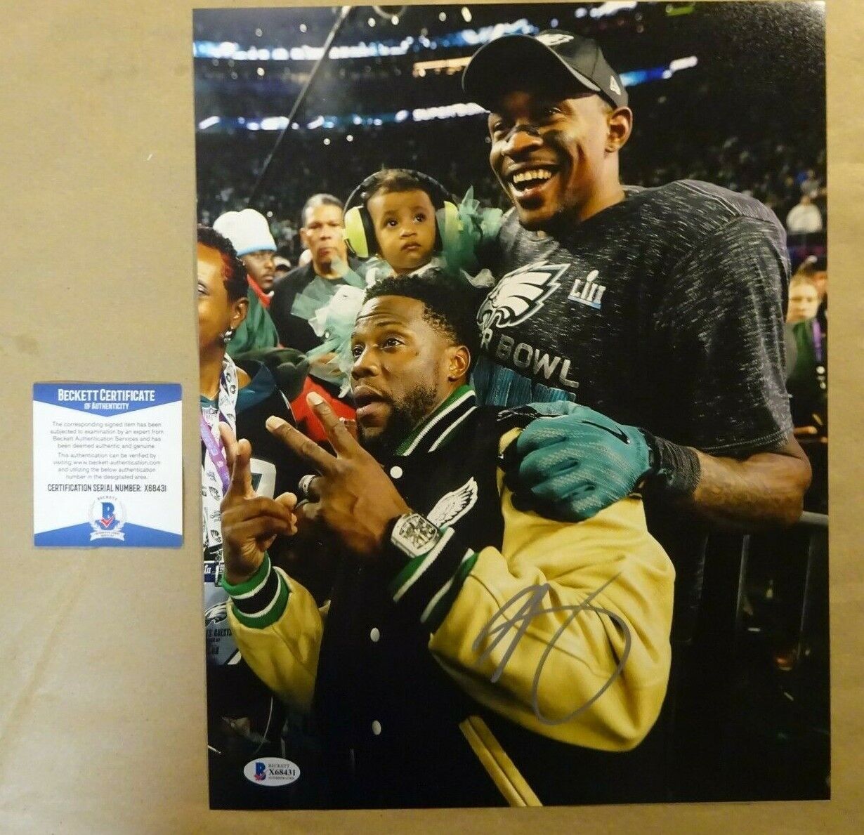 Signed KEVIN HART Autographed Eagles Super Bowl 52 11X14 Photo Poster painting BECKETT BAS COA