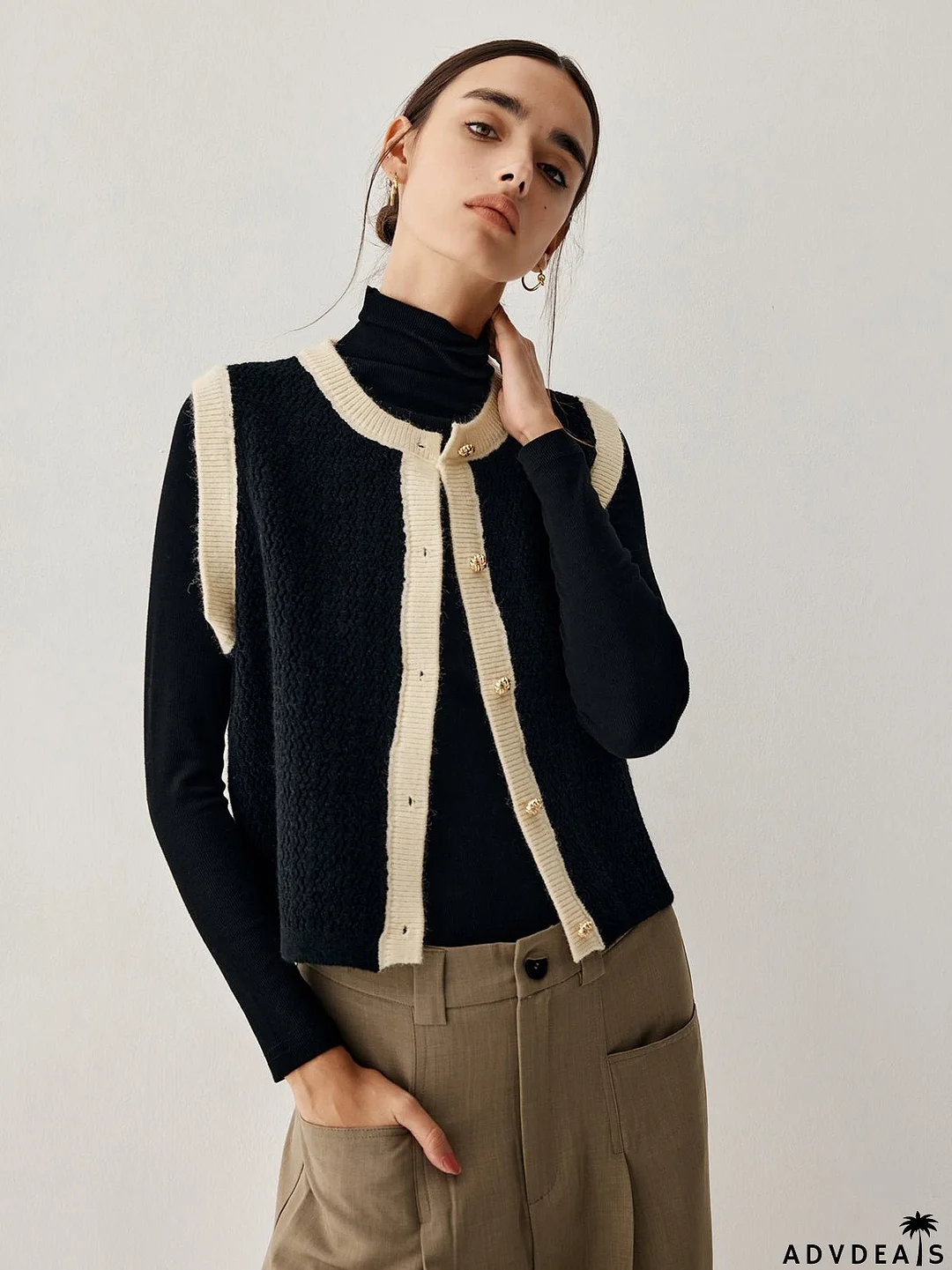 Contrast Trim Graceful Knit Vest