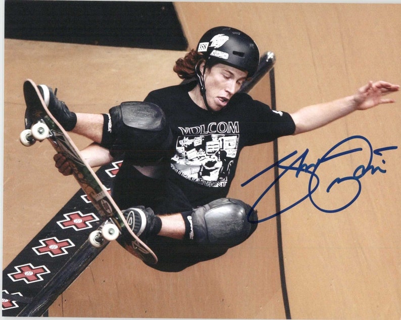 Shaun White Signed Autographed X Games Glossy 8x10 Photo Poster painting - COA Matching Holograms