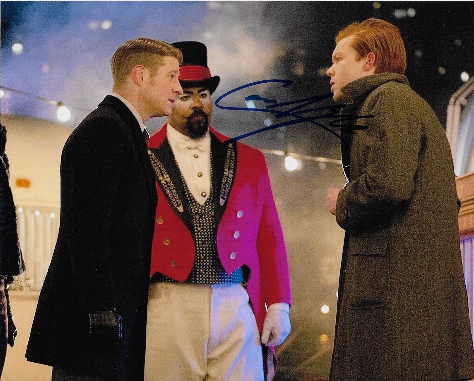 CAMERON MONAGHAN 'GOTHAM' JEROME VALESKA SIGNED 8X10 PICTURE *COA 4