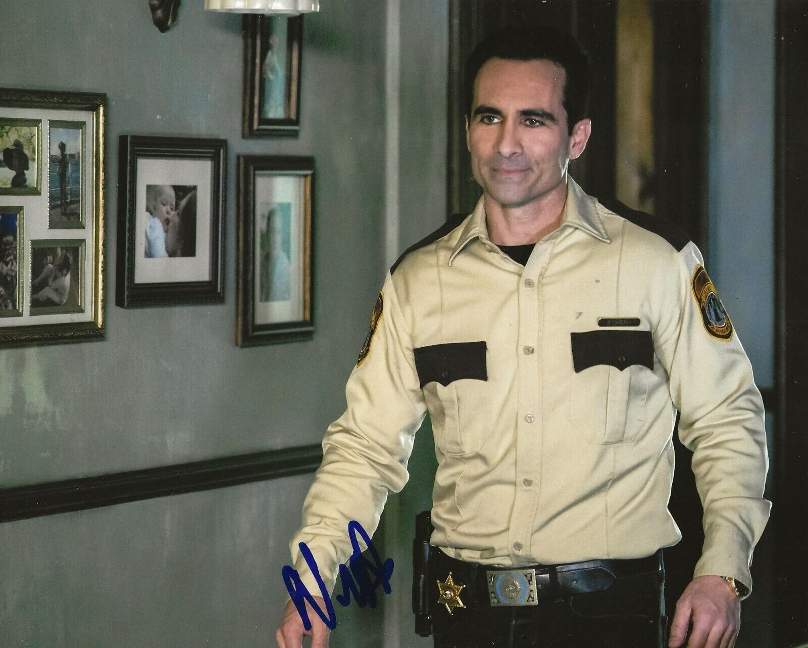 Nestor Carbonell signed Bates Motel 8x10 Photo Poster painting autographed Alex Romero 4