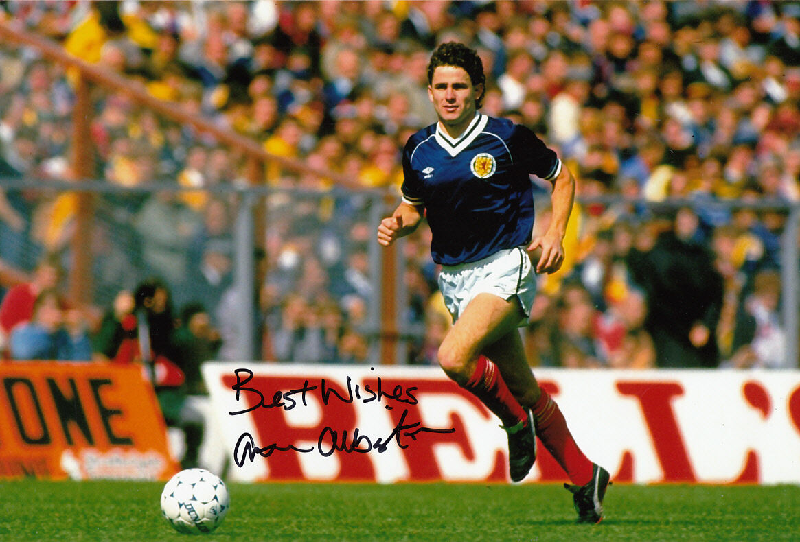 Scotland Hand Signed Arthur Albiston Photo Poster painting 12x8.