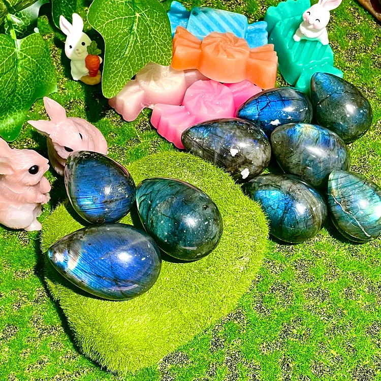 Blue Flash Labradorite Easter Egg