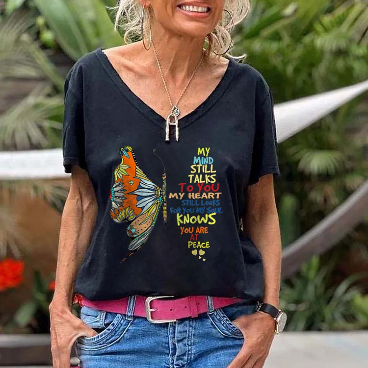 My Mind Still Talks To You My Heart Still Looks For You Print Women's V-neck T-shirt