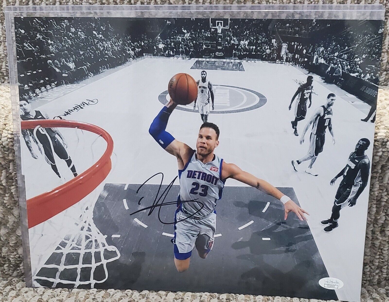 Autographed Blake Griffin Detroit Pistons 11x14 Photo Poster painting - JSA COA