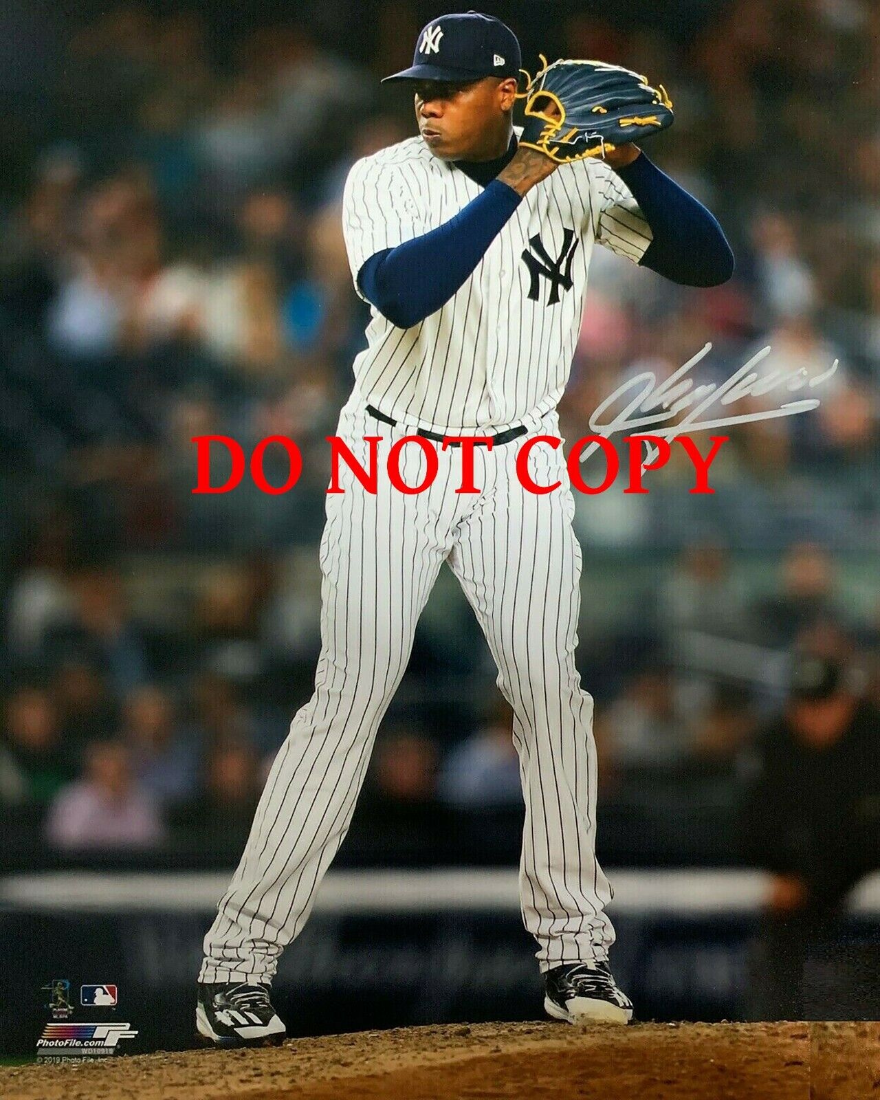 Aroldis Chapman - Autographed Signed 8x10 Photo Poster painting (NY Yankees) Reprint