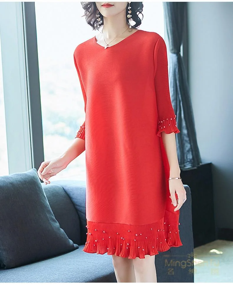 Round neck beaded pleated mid-length lace dress