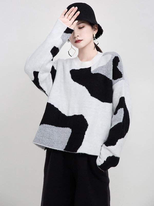 Knitting Cow Pattern Round-Neck Sweater