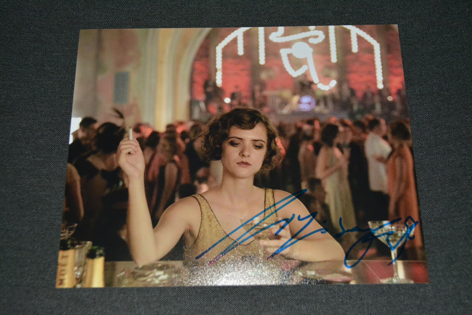 LIV LISA FRIES sexy signed autograph In Person 8x10 (20x25 cm) BABYLON BERLIN