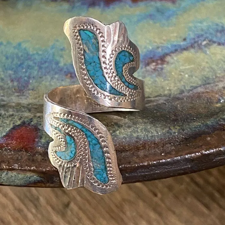 Western Rocker Engraved Bypass Ring with Turquoise Chip Mosaic Mexico