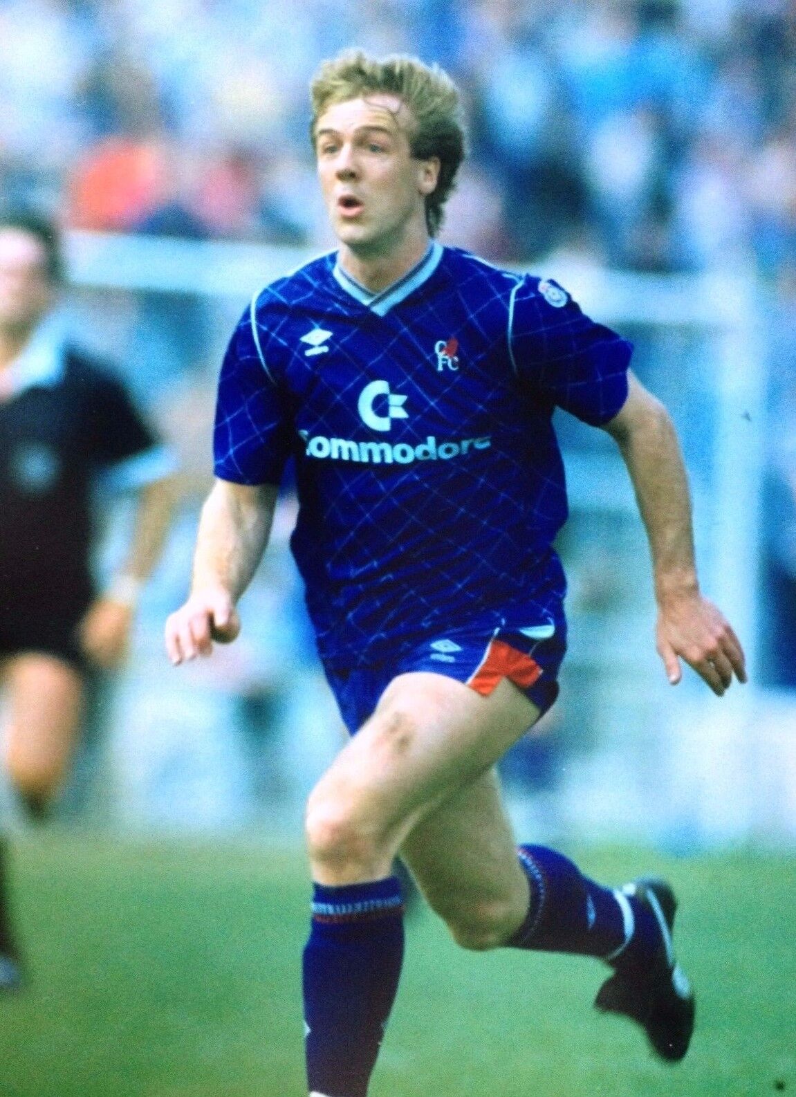 KERRY DIXON - FORMER CHELSEA FOOTBALLER - EXCELLENT COLOUR Photo Poster paintingGRAPH