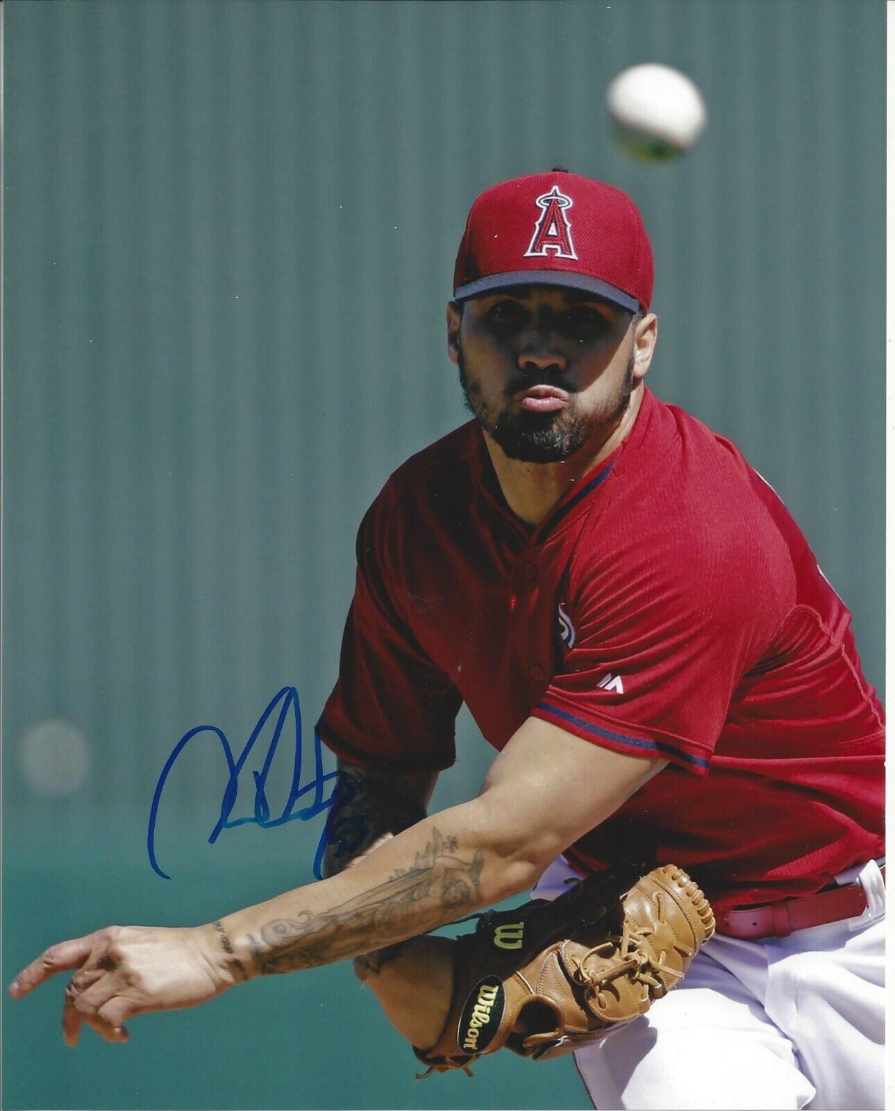 Hector Santiago autographed 8x10 Los Angeles Angels#S556