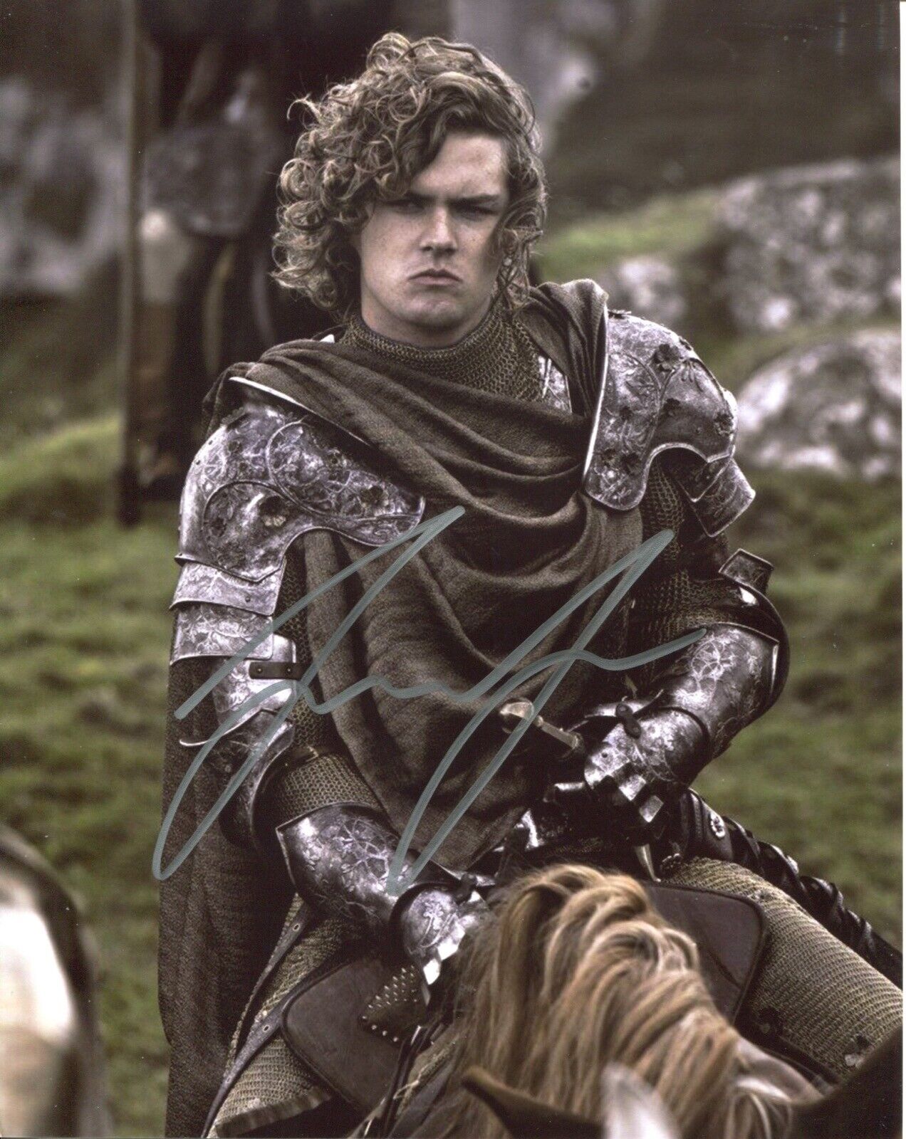 Actor Finn Jones signed GAME OF THRONES 8x10 Photo Poster painting