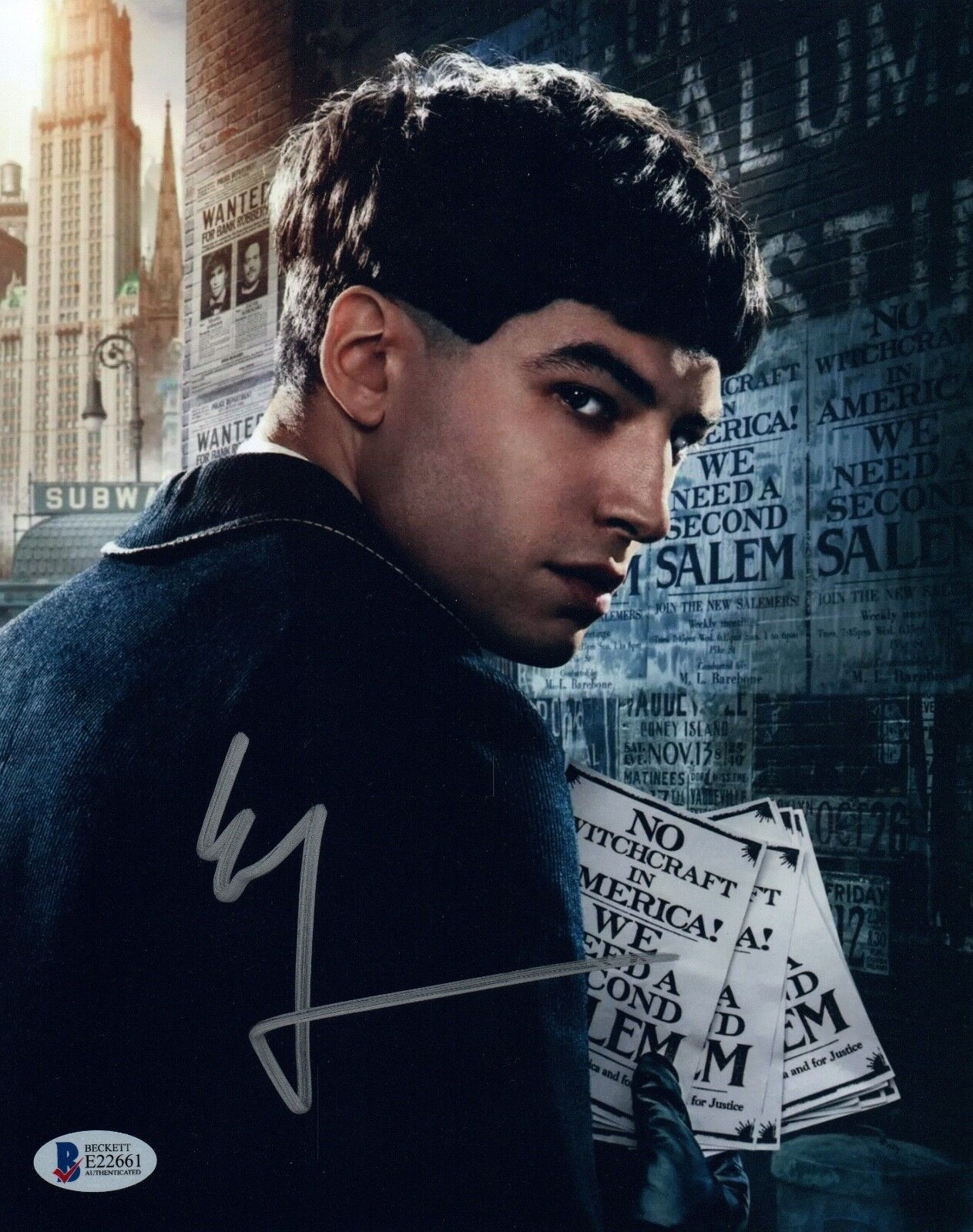 Ezra Miller Signed 8x10 Photo Poster painting FANTASTIC BEASTS & WHERE TO FIND THEM Beckett COA