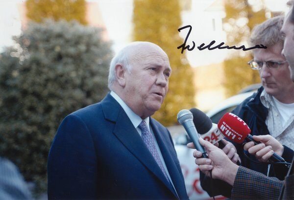 South Africa President F. W. de Klerk 1936- autograph signed 8x12