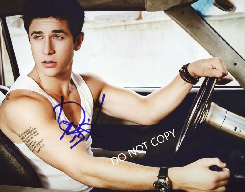 DAVID HENRIE Wizards of Waverly Place 8 x10 20x25 cm Autographed Hand Signed Photo Poster painting