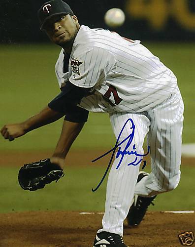 FRANCISCO LIRIANO MINNESOTA TWINS SIGNED 8X10 PICTURE