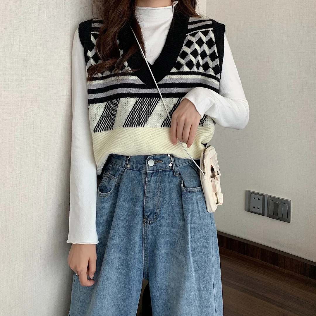 Sweater Vest  Women Striped V-Neck Knitted Autumn Womens Fashion Ulzzang Casual Chic Korean Style Loose All-match Beauty Simple