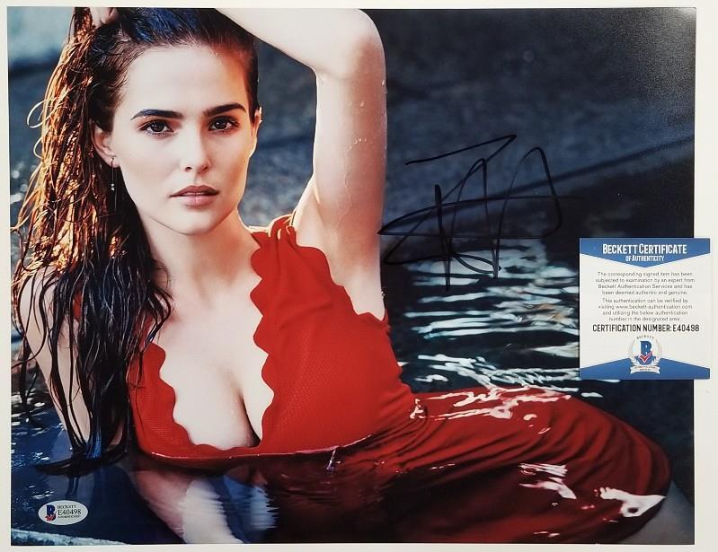 Actress ZOEY DEUTCH Signed 11x14 Photo Poster painting Set It Up Auto ~ Beckett BAS COA