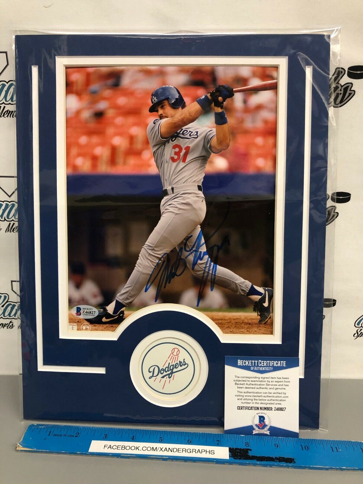 MIKE PIAZZA DODGERS SIGNED AUTOGRAPHED 8X10 Photo Poster painting MATTED 11X14 BECKETT BAS COA