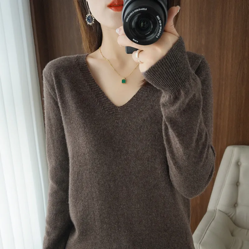 Churchf Churchf The 2023 Fall / Winter New Women's Knit Sweater Pullover Women's V-Neck Bottom Plush Sweater