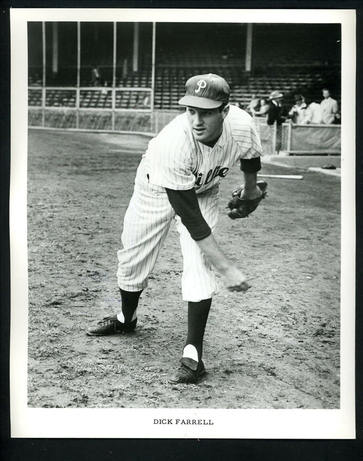 Dick Turk Farrell Philadelphia Phillies team issued 1958 Press Photo Poster painting pitching