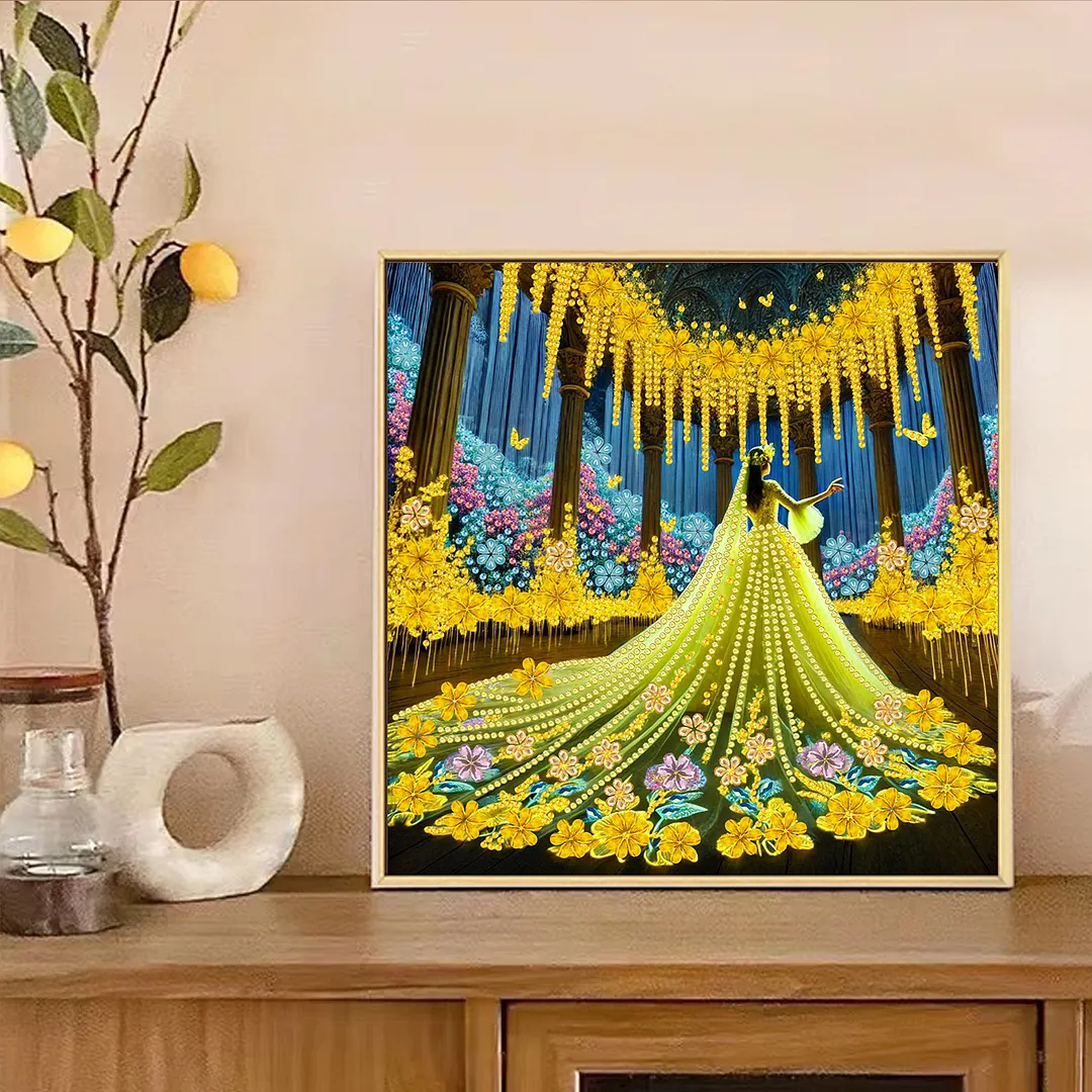 Yellow Dress Beauty - Diamond Painting - Partial Special Shaped Drill(Canvas|30*30cm)