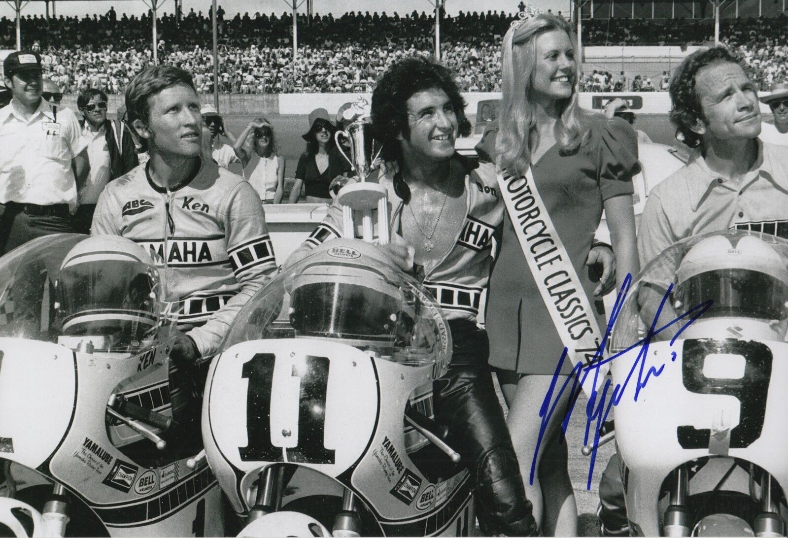 Giacomo Agostini Hand Signed Yamaha 12x8 Photo Poster painting MOTOGP 5.