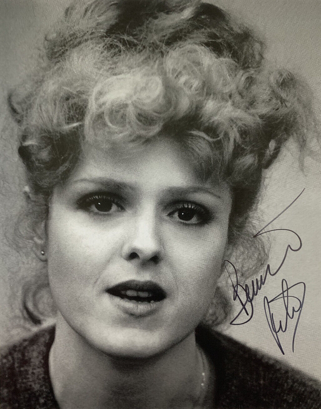 BERNADETTE PETERS HAND SIGNED 8x10 Photo Poster painting BROADWAY ACTRESS AUTOGRAPHED RARE