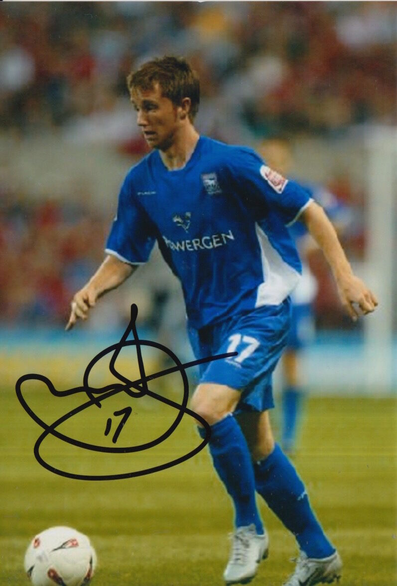 IPSWICH TOWN HAND SIGNED DEAN BOWDITCH 6X4 Photo Poster painting.
