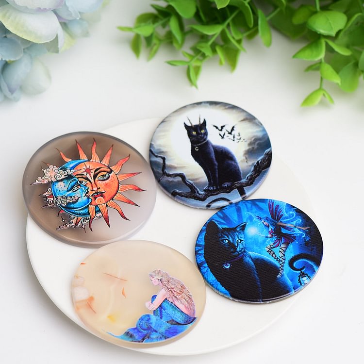 2.1" Agate Slice with Printing Animal