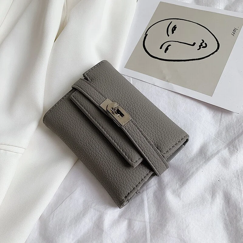 էѧӧܧ 2021 New Lady Wallets Name Metal Lock PU Leather Short Card Holder Chain Girl Purse High Quality Brand Women wallet