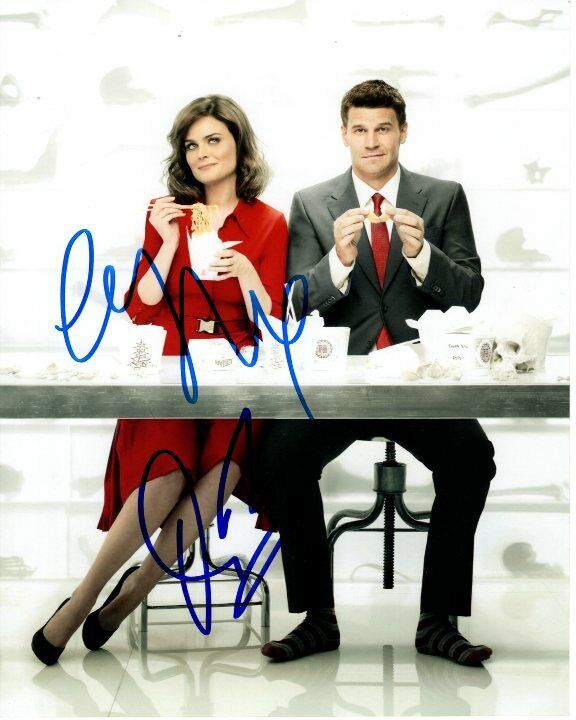 EMILY DESCHANEL and DAVID BOREANAZ signed autographed 8x10 BONES Photo Poster painting