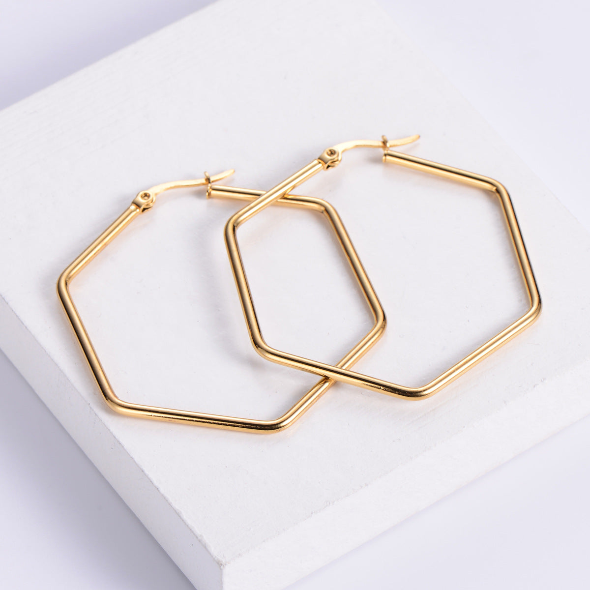 Aml Titanium Steel Jewelry Hexagon Bar Coil Earrings