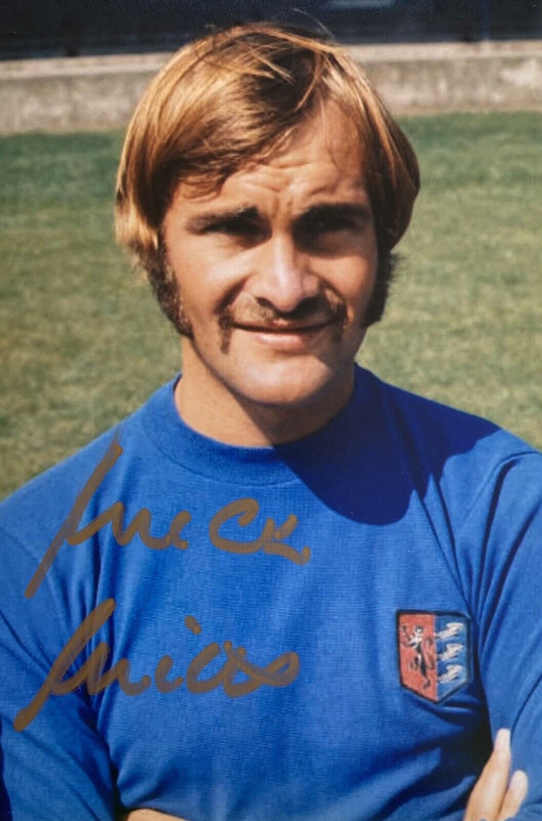 Mick Mills Genuine Hand Signed Ipswich Town 6X4 Photo Poster painting