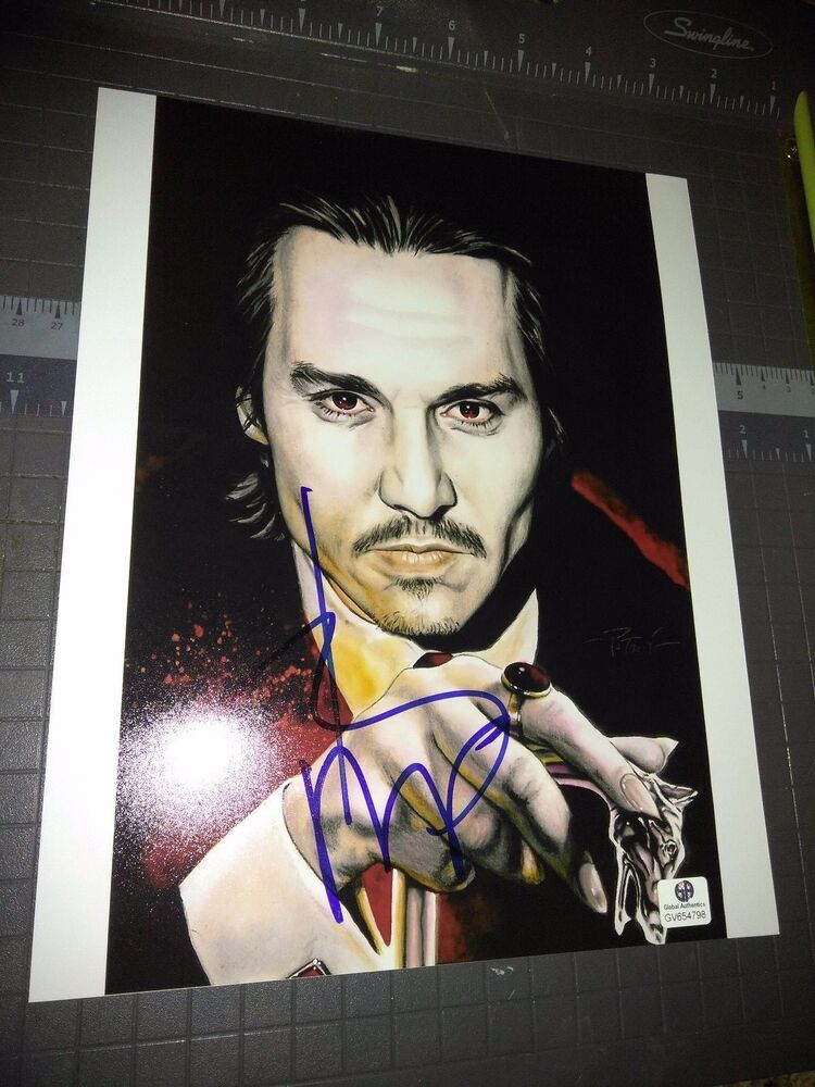 Johnny Depp signed 8x10