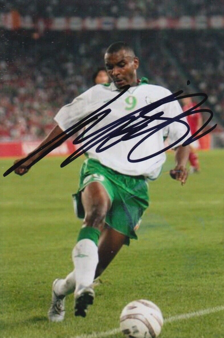 CLINTON MORRISON HAND SIGNED 6X4 Photo Poster painting FOOTBALL AUTOGRAPH REPUBLIC OF IRELAND