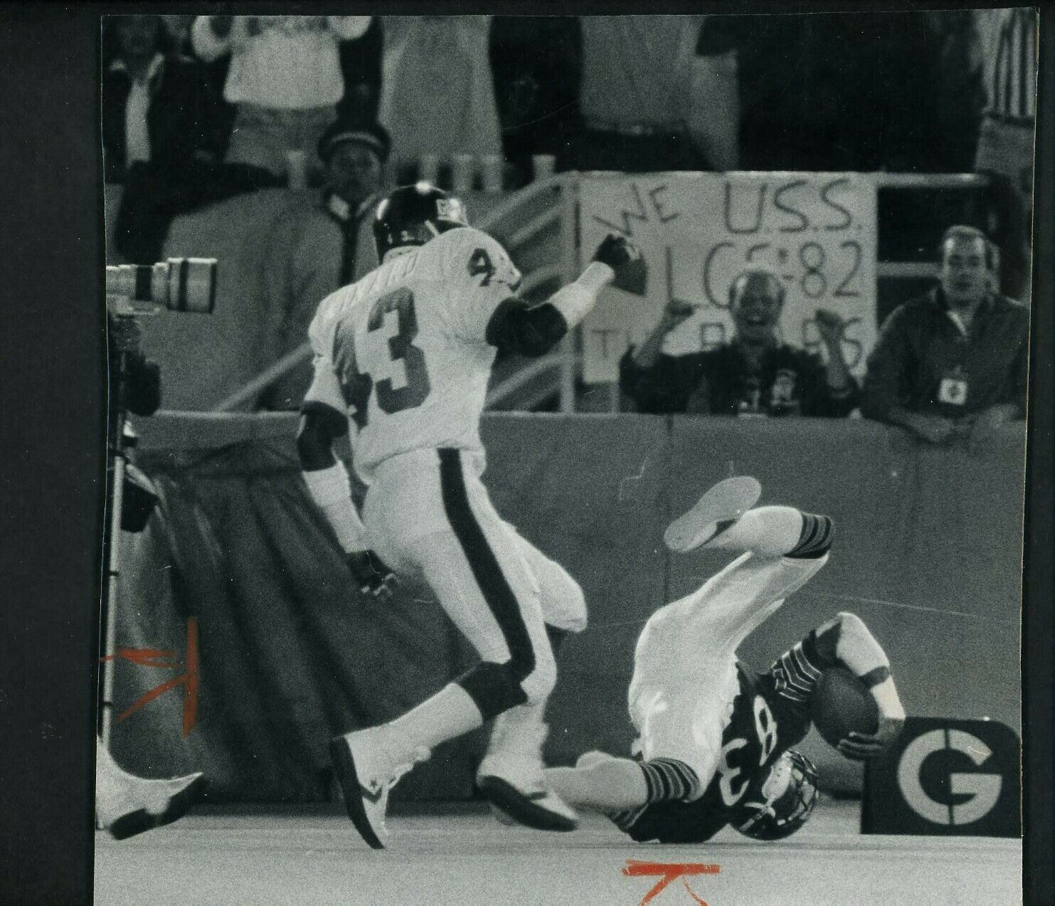 Willie Gault touchdown catch Terry Kinard 1987 Press Photo Poster painting Chicago Bears Giants