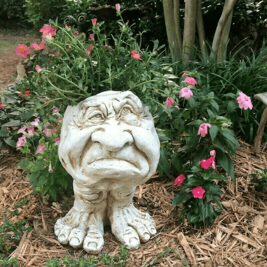 （Gardening Upgrades）MUGGLY'S THE FACE STATUE PLANTER